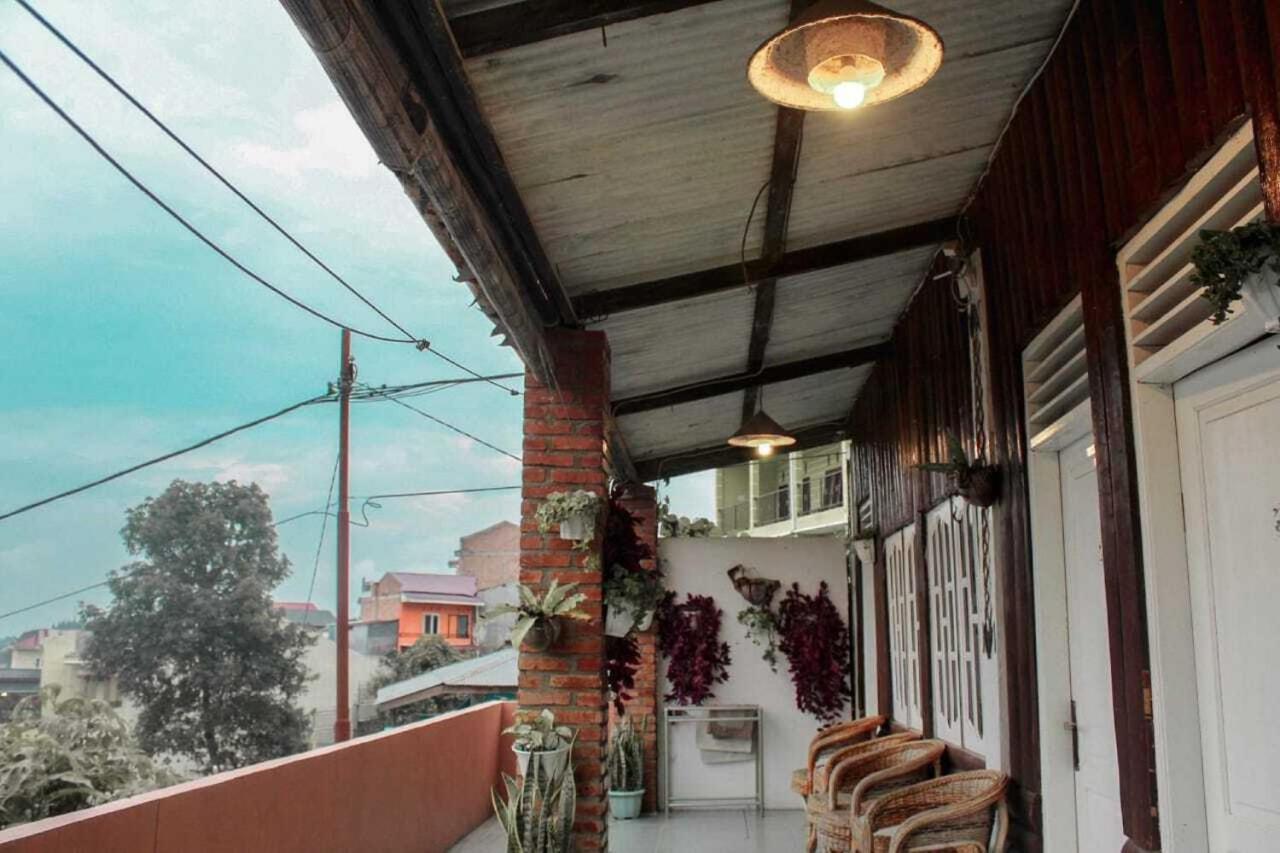 Oyo Flagship 2799 Berastagi Backpacker Rooms Екстериор снимка